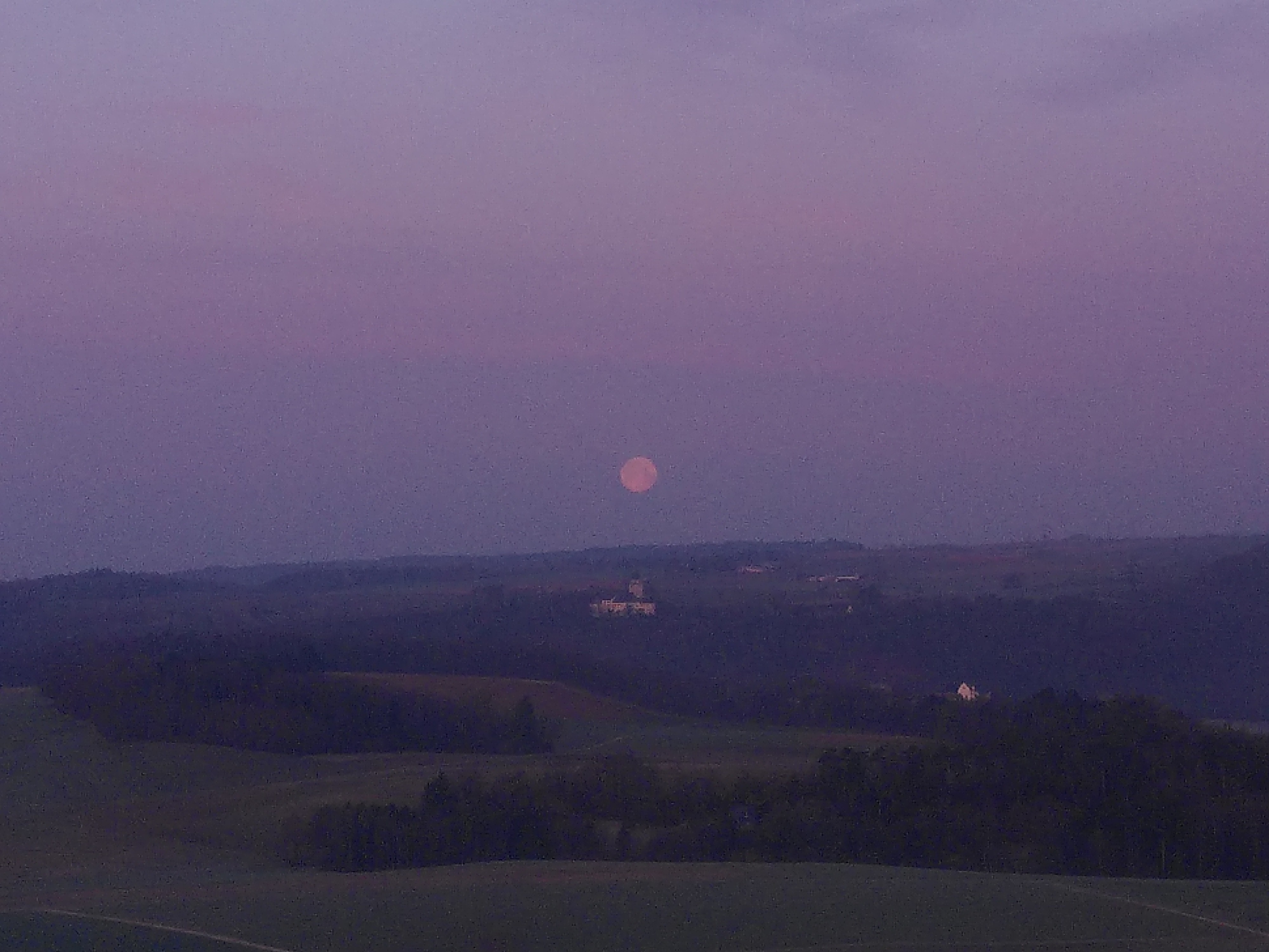 pastelliger Monduntergang
